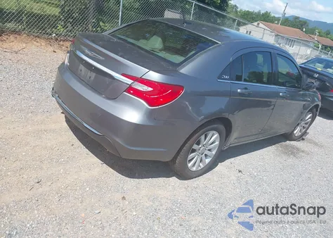 2012 Chrysler 200 Touring z USA, uszkodzony, nr VIN 1C3CCBBG1CN130990